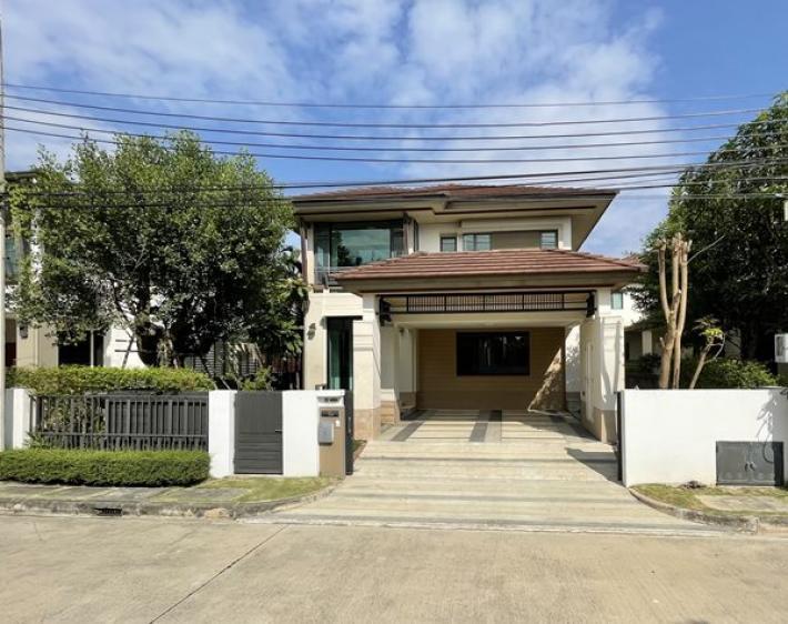 Beautiful detached house for sale. Setthasiri Ratchaphruek-Charan 66 sqw. 4 bedrooms 3 bathrooms Newly renovated. Ready to move in. THB 12,500,000 (owner post)