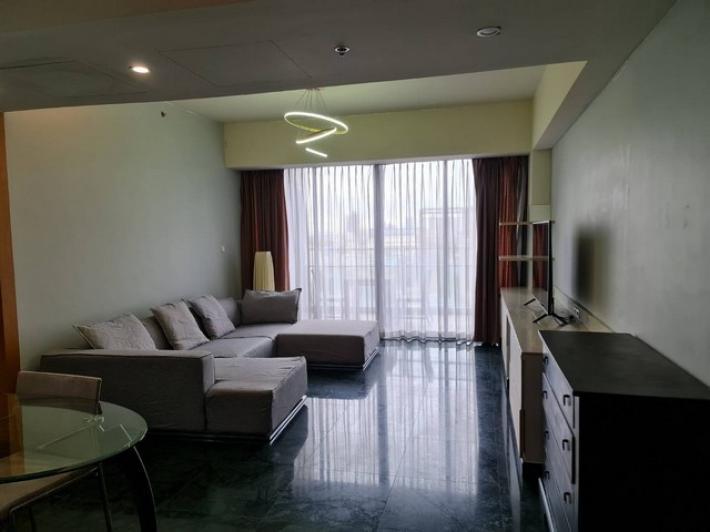 A beautiful unit available now!! at The Met near BTS Chong Nonsi
